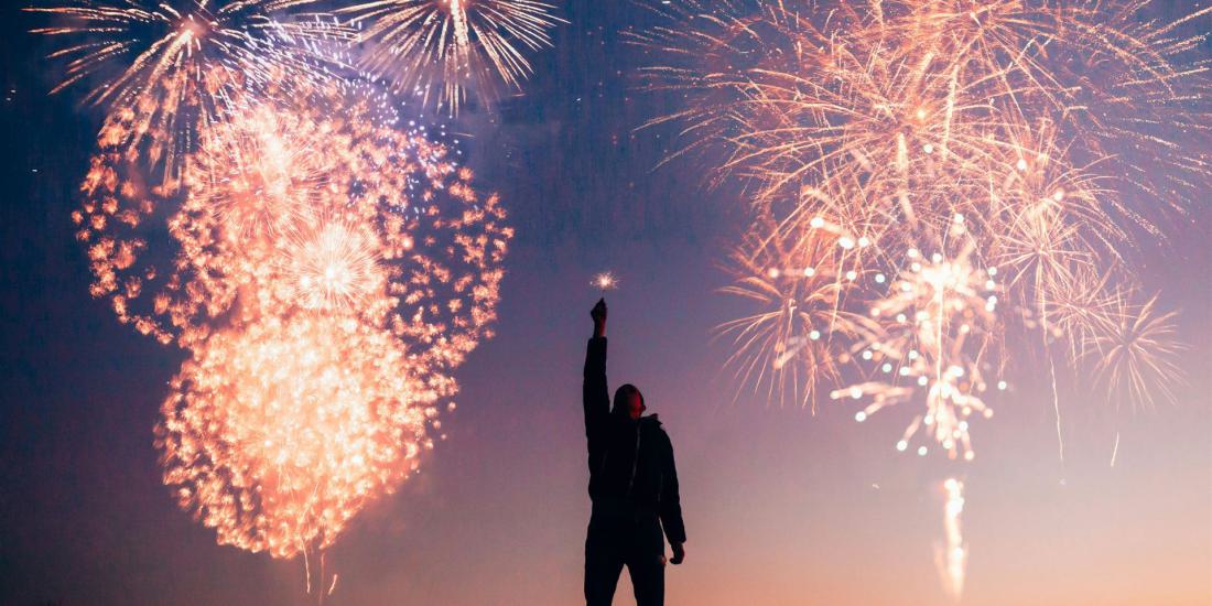 Mann Mit Feuerwerk