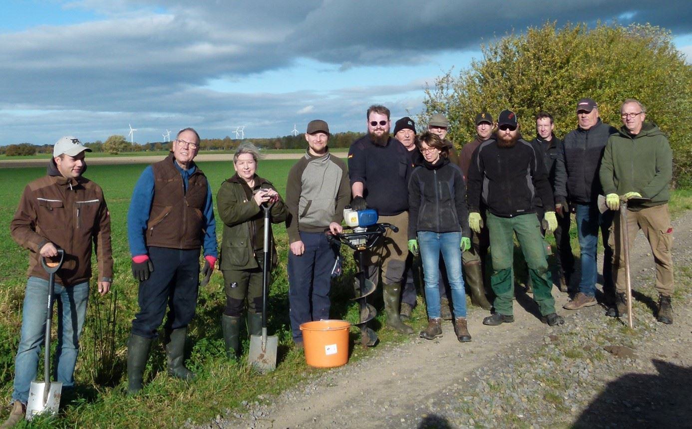 Jäger und Landwirte nach getaner Arbeit