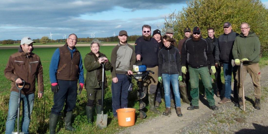 Jäger und Landwirte nach getaner Arbeit